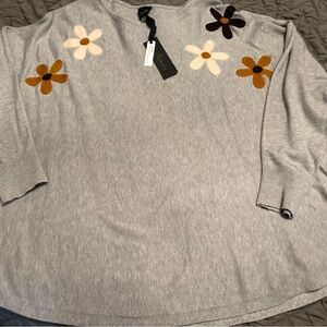 Stylish Gray Sweatshirt with Floral Design
